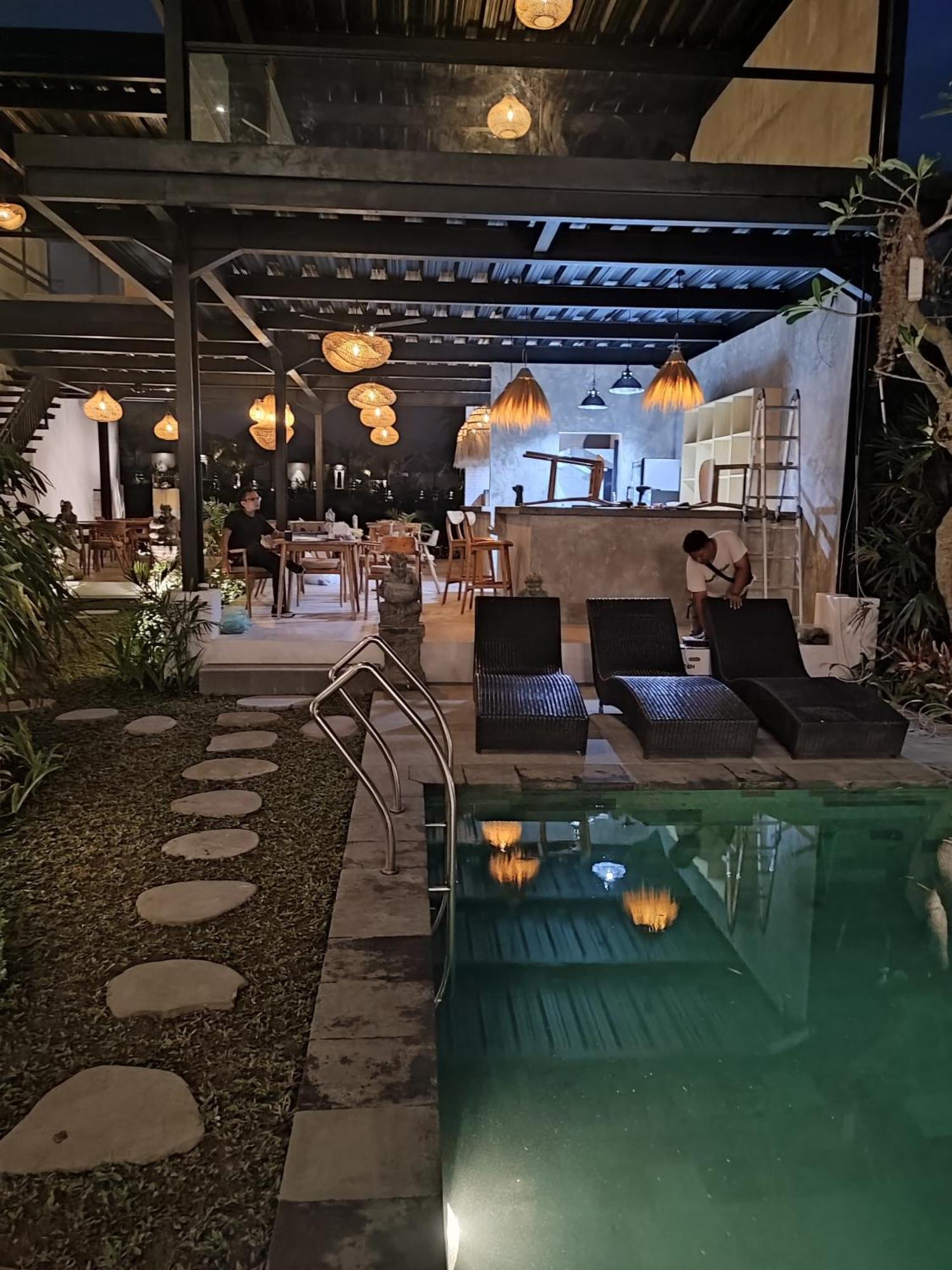 Sujiwa Ubud Hotel & Villa Exterior photo